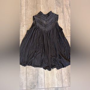 Delta small navy loose fit sleeveless knit top. Great condition.